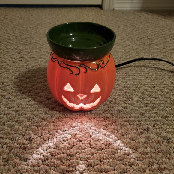 SCENTSY Full Size JACK O’ LANTERN Halloween Warmer RETIRED - Picture 3 of 6